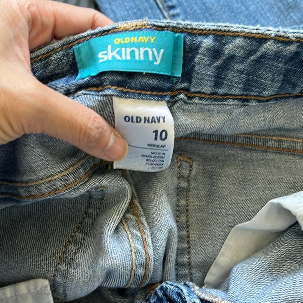 🎉FREE w/ purchase🎉skinny jeans